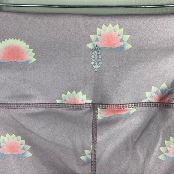 Free People FP | Movement High Waist Lotus Leggings | Size Small - Picture 5 of 7
